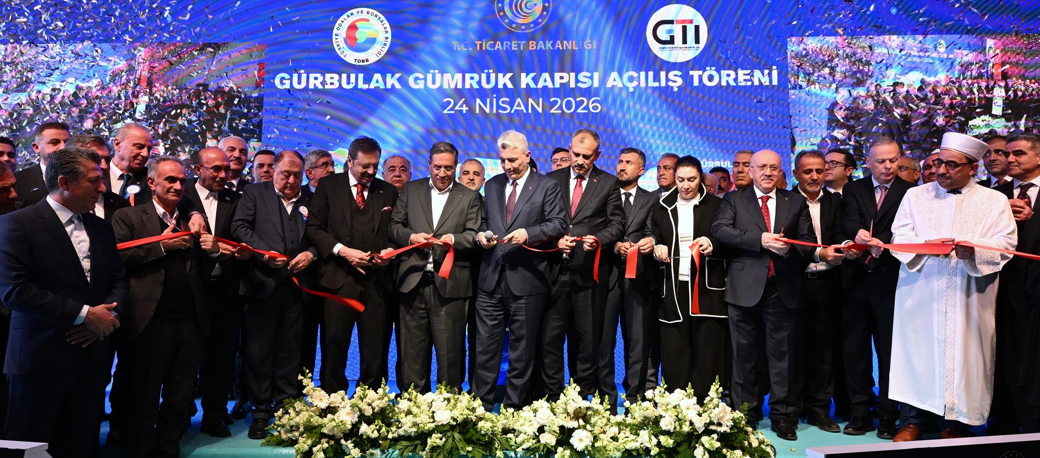 Modernizasyon çalışmaları tamamlanan Gürbulak Sınır Kapısı, Ticaret Bakanı Ömer Bolat’ın ve Türkiye Odalar ve Borsalar Birliği (TOBB) Başkanı M. Rifat Hisarcıklıoğlu’nun katıldığı tören ile hizmete açıldı.​ Açılış programına Bartın Ticaret ve Sanayi Odası Yönetim Kurulu Başkanı Halil Balık da katılım sağladı.